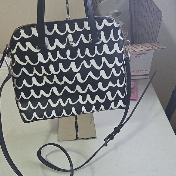 Kate Spade Black and White Wave Pattern Handbag - Picture 3 of 8